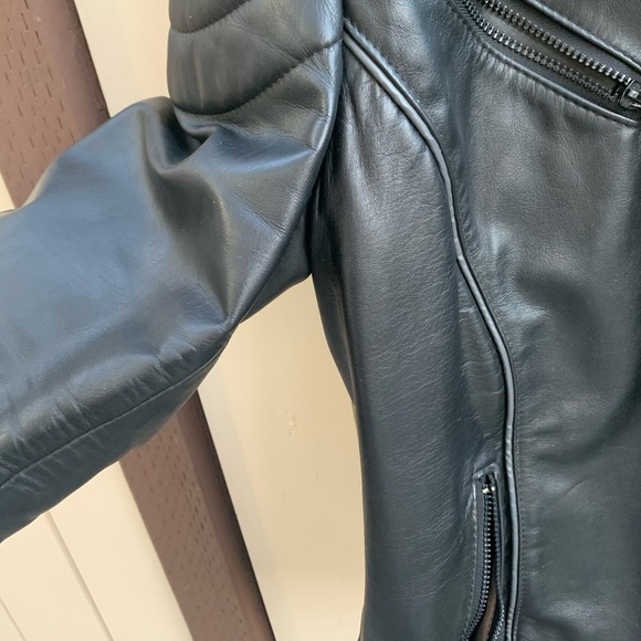 Rare Wolff of Canada Motorcycle Leather Jacket✨ - Picture 5 of 16
